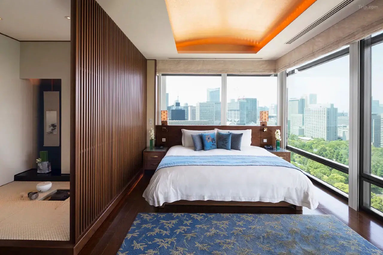 The Peninsula TokyoHotel Logo